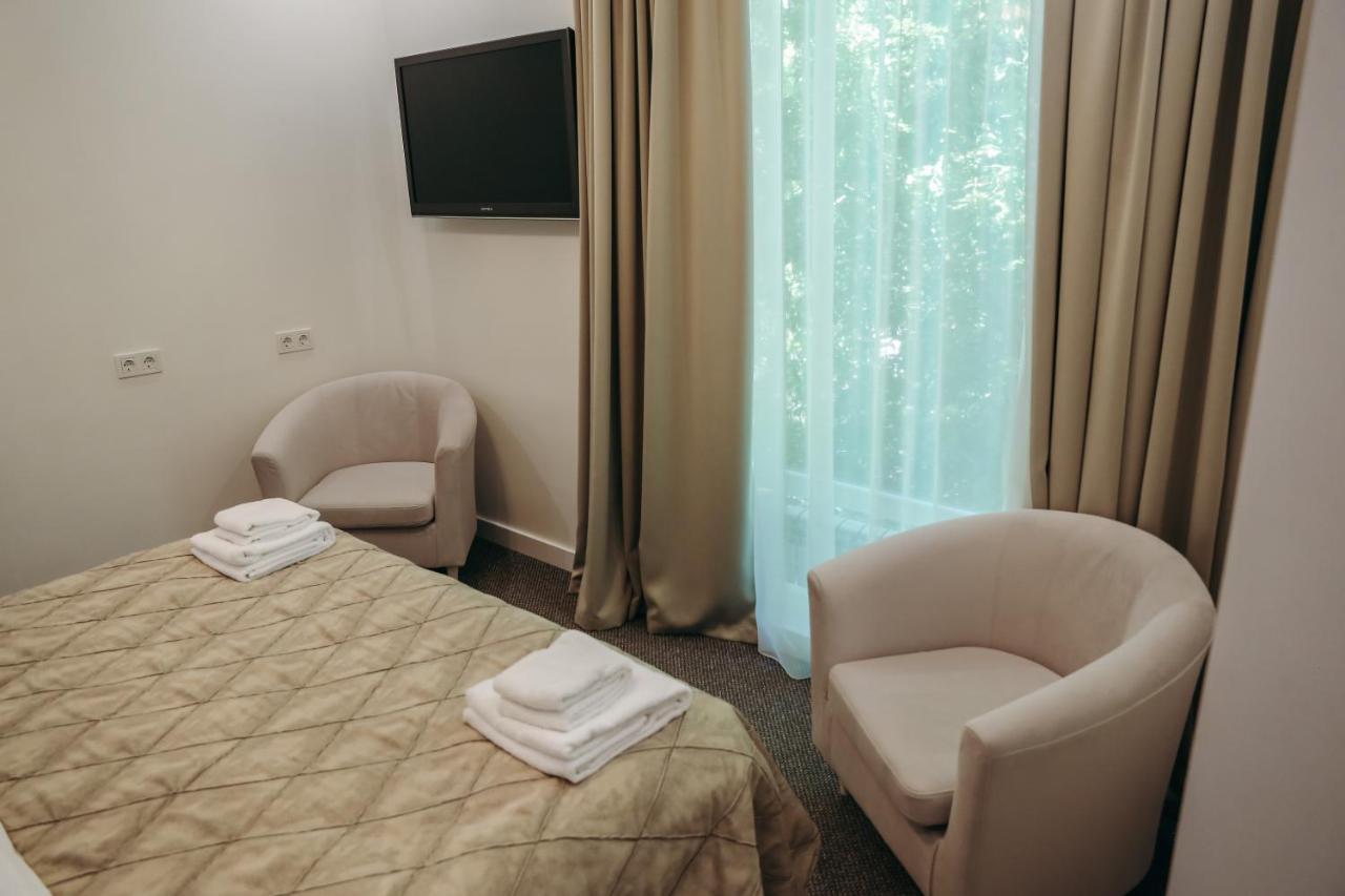 7 Boutique Hotel Ust-Kamenogorsk ภายนอก รูปภาพ