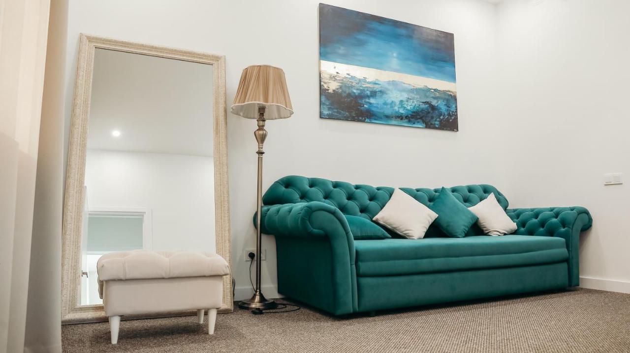 7 Boutique Hotel Ust-Kamenogorsk ภายนอก รูปภาพ