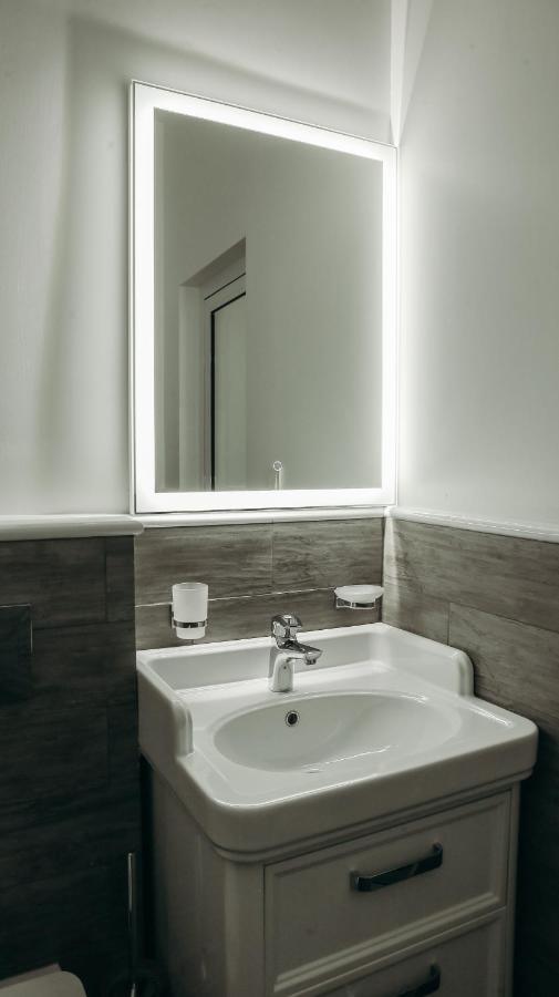 7 Boutique Hotel Ust-Kamenogorsk ภายนอก รูปภาพ