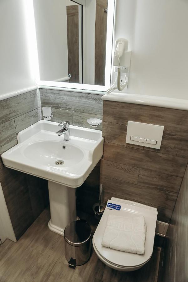 7 Boutique Hotel Ust-Kamenogorsk ภายนอก รูปภาพ